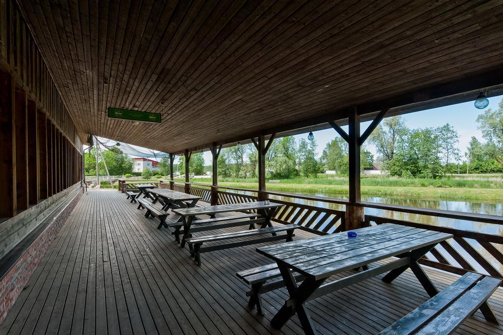 Veskisilla Hotel Turi Exterior photo